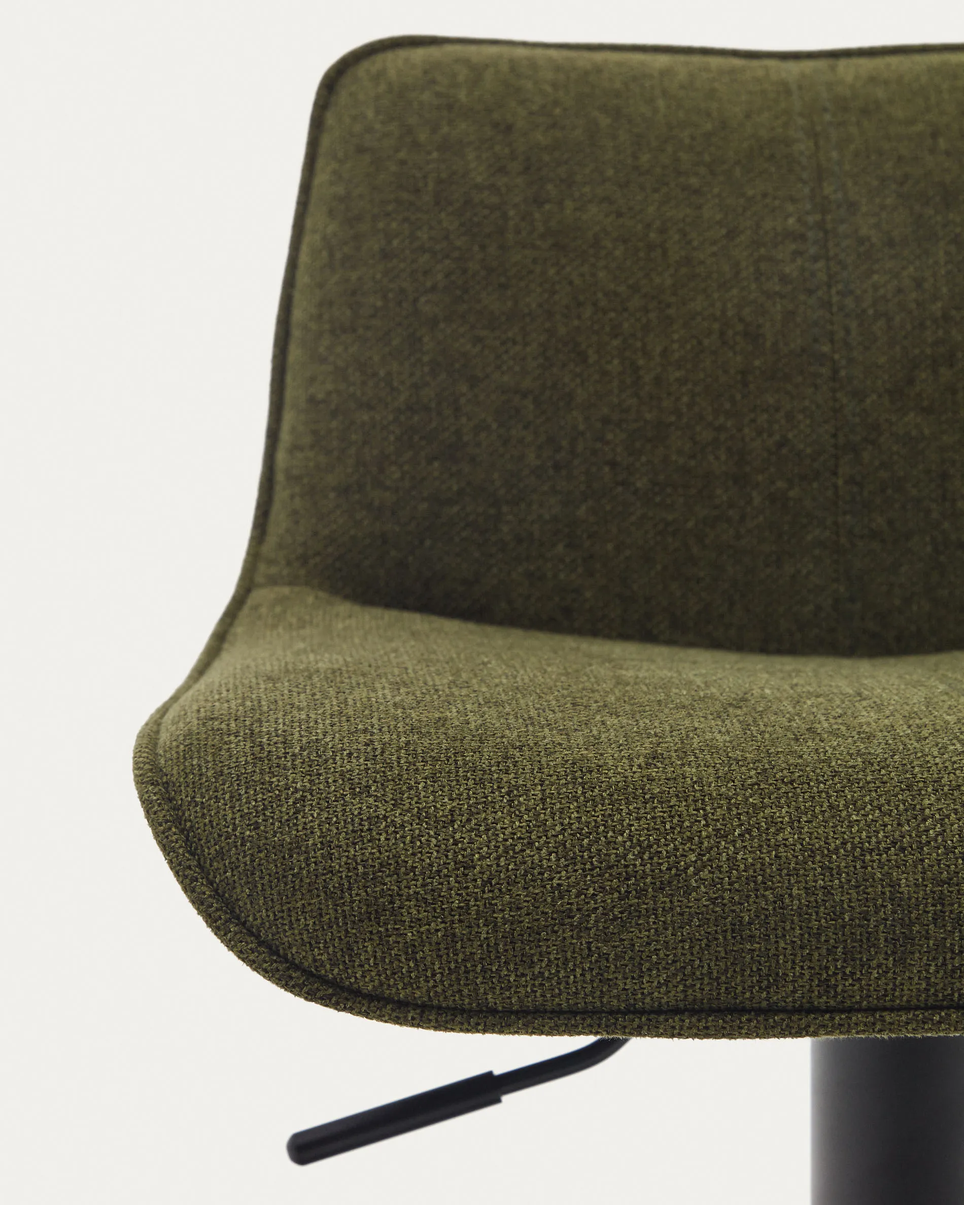 Барный стул La Forma Zenda темно-зеленый шенилл и матовая черная сталь 81-102 см 166651