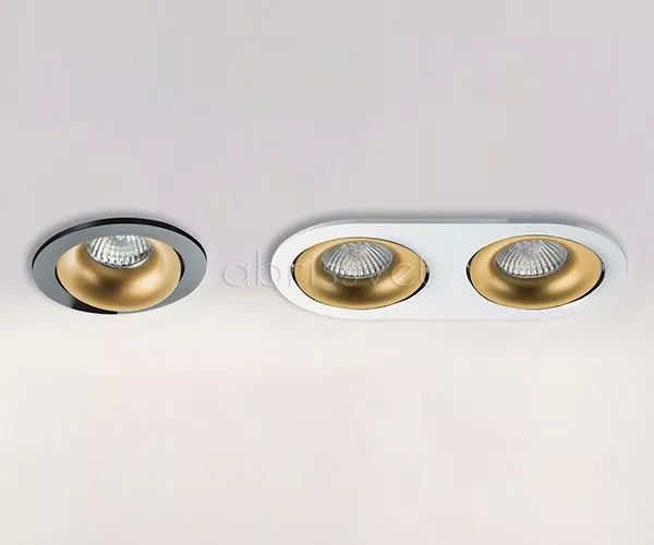 Точечный встраиваемый светильник ITALLINE DE-2002 white