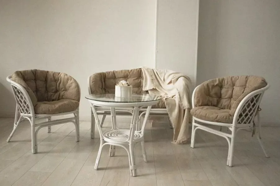 Комплект мебели из ротанга Багама с диваном белый матовый (подушки шенилл полные светлые)