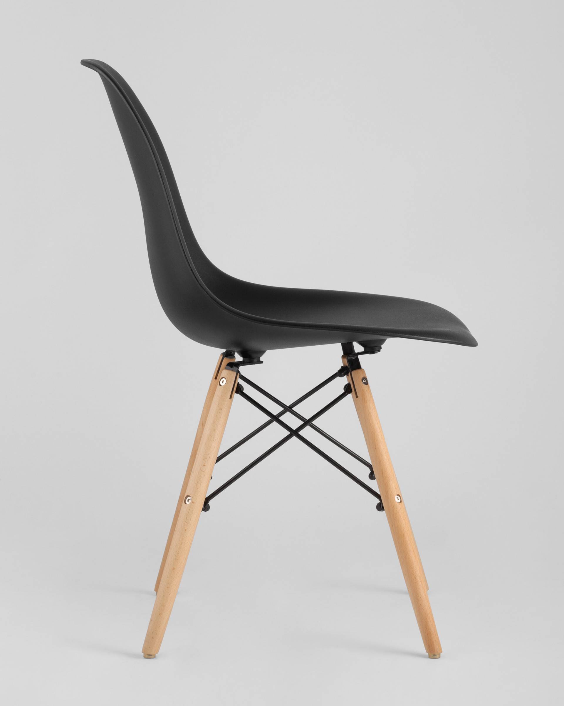 Стул Eames Style DSW черный